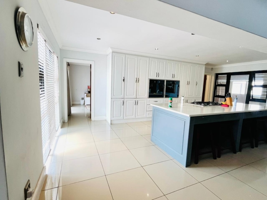 6 Bedroom Property for Sale in Gonubie Eastern Cape